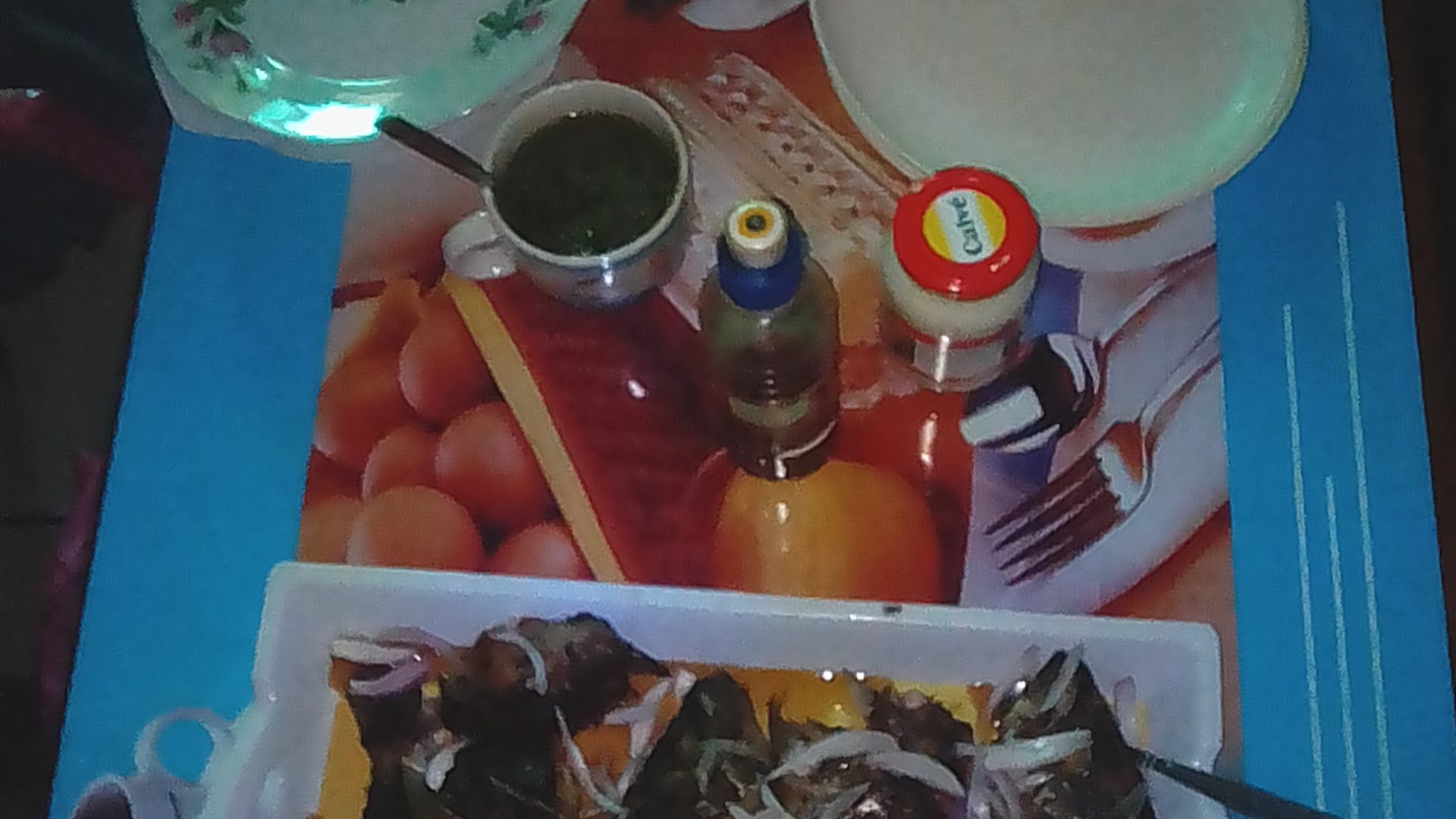 Poisson grillé camerounais servi avec miondo